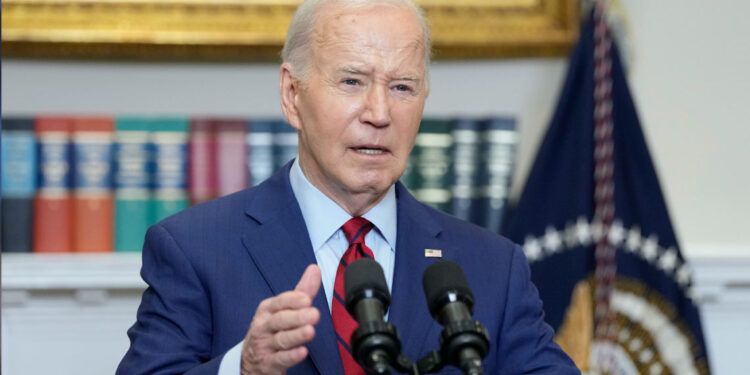 Republicanos ven salida de biden como "golpe de estado" o deserción.