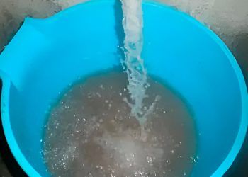 Residentes de Ciudad Juan Bosch denuncian contaminación de agua
