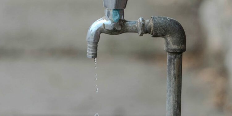 Residentes de Manoguayabo cumplen dos semanas sin servicio de agua