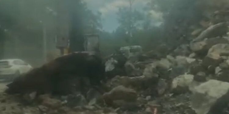 Restablecen tránsito en carretera Jarabacoa tras nuevo derrumbe