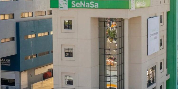 Retrasos de Senasa desesperan a afiliados por medicamentos