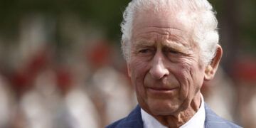 Rey Carlos III envía condolencias a España por las inundaciones