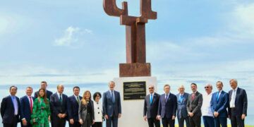 Rey Felipe VI y Abinader inauguran monumento "Flame"