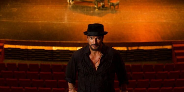 Ricardo Arjona anuncia su regreso a los escenarios