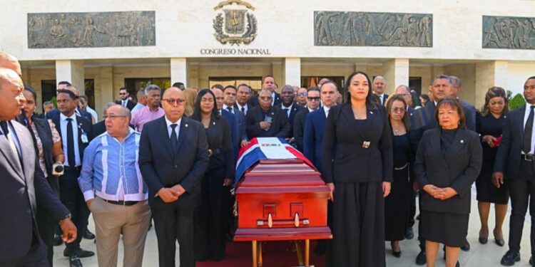 Rinden tributo final a Fello Suberví en Congreso y partidos
