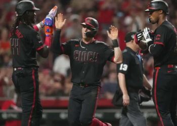 Rojos vencen 7-2 a Rays con gran noche de Elly De La Cruz