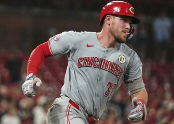 Rojos vencen a Cardenales y se acercan al comodín de la Nacional