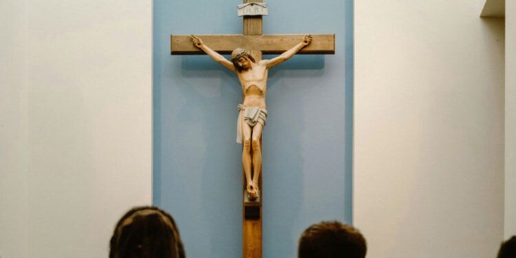 ¿Cómo murió y resucitó Jesús? Respuestas del teólogo Juan Chapa basadas en datos históricos