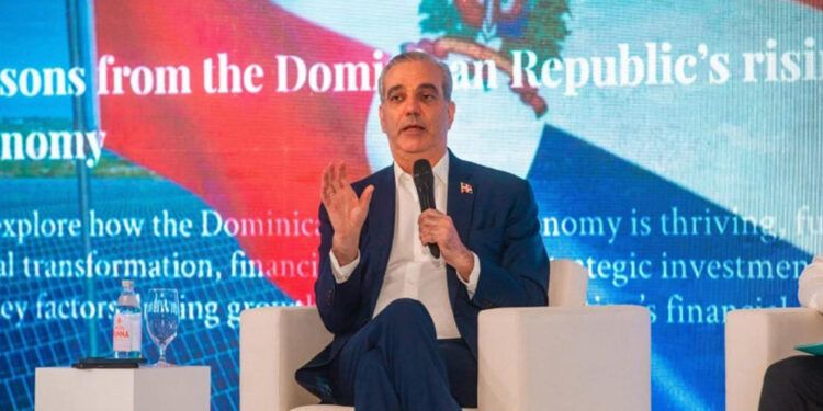 Abinader responde al PLD: “El Gobierno de Danilo fue el que más se endeudó”