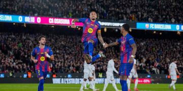 Barcelona vence al Betis en adiós de Lewandowski