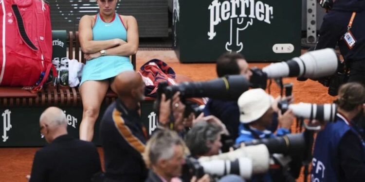 Sabalenka se disculpa con Gauff por sus comentarios tras la final de Roland-Garros
