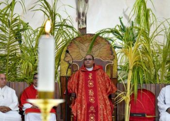 Sacerdote pide consuelo y reflexión tras tragedia del Jet Set