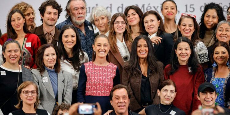 Salma Hayek prepara filme para reivindicar a México