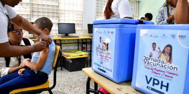 Salud Pública inicia jornada escolar de vacunación
