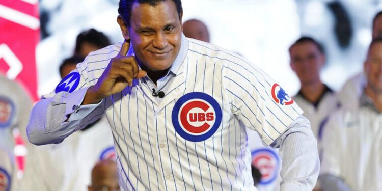 Sammy Sosa regresa a los Cachorros tras 20 años