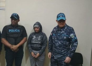 Se entrega joven acusada de matar a su hermana en SFM