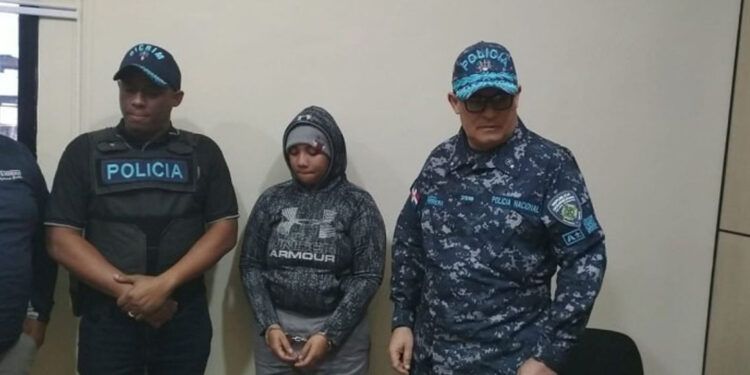 Se entrega joven acusada de matar a su hermana en SFM
