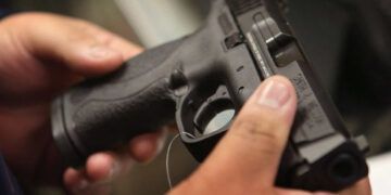 Senado aprueba extender a dos años licencia de armas