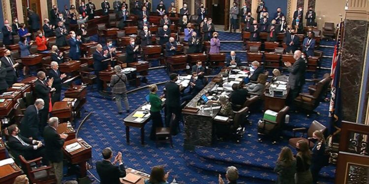 Senado de EE. UU. rechaza por sexta vez propuestas para abrir el Gobierno