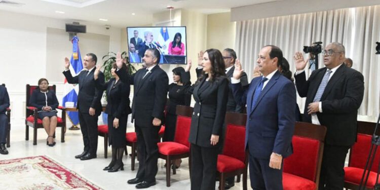 Senado juramenta nuevo pleno de la JCE para el periodo 2024-2028