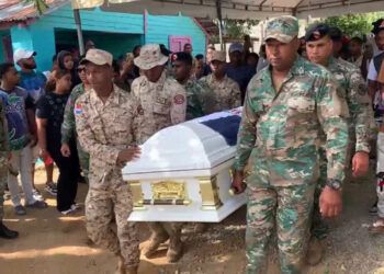 Sepultan en Dajabón a militar hallado muerto en Jimaní; familia exige investigación