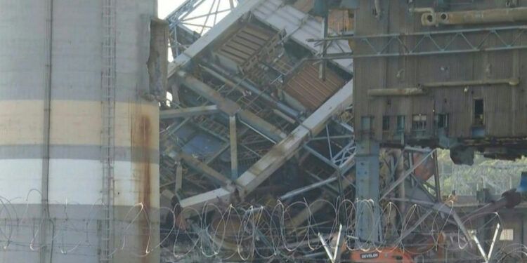Siete personas atrapadas tras colapso en planta energética de Corea del Sur