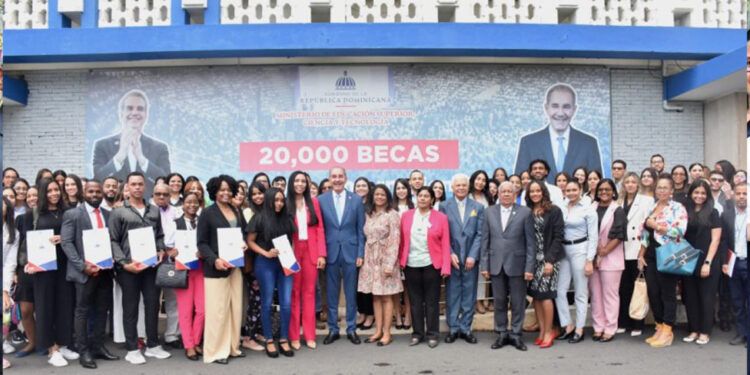 Siete políticas públicas rezagadas en 2023 según informe del Ministerio de Economía