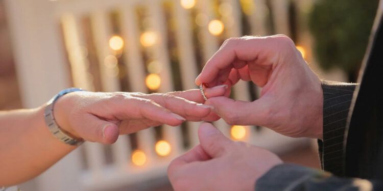 Solo el 16% de los dominicanos está casado, según la ONE