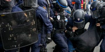 Gobierno francés niega "represión policial" en protestas
