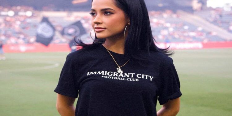 Becky G arremete contra Trump: “El miedo de mi comunidad es incomparable”