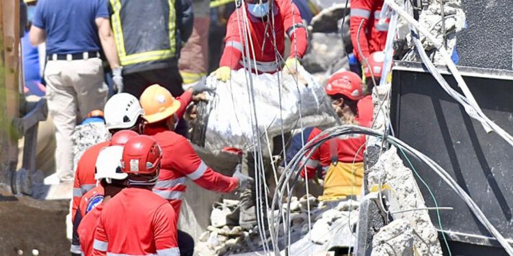 Sube a 218 el número de fallecidos por tragedia en Jet Set