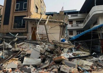 Suben a más de 2.000 los muertos por terremoto en Birmania