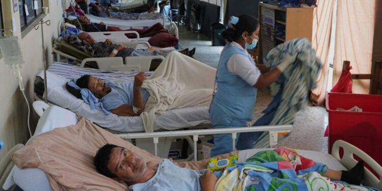 Suben a siete los muertos por sismos en Guatemala