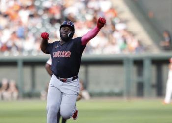Suman 13 dominicanos con jonrón en su primer turno en Grandes Ligas