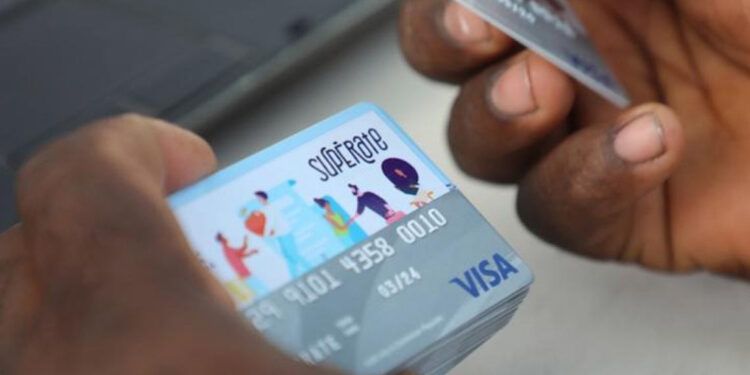 Supérate sanciona a 57 beneficiarios por ceder sus tarjetas de subsidios