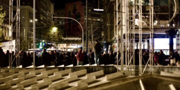 Supervivientes acusan a guardacostas por naufragio mortal
