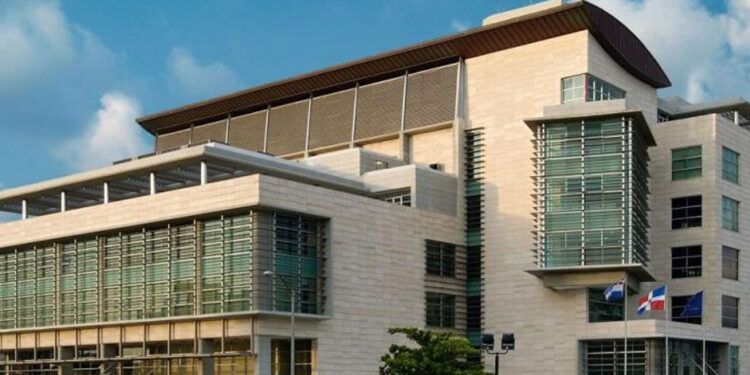 Suprema ordena a Defensoría Pública asistir legalmente a empresas