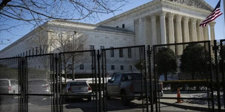 Supremo de EE.UU. avala intento de Trump para limitar ciudadanía por nacimiento