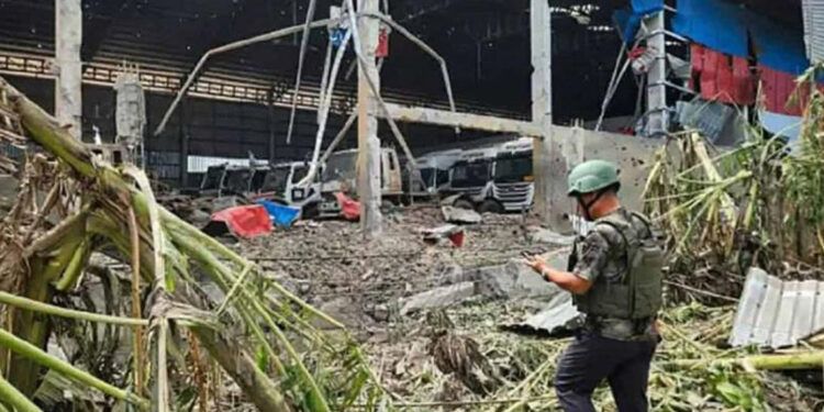 Tailandia bombardea ciudad fronteriza de Camboya con casinos