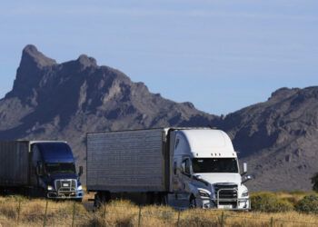 Temor en EE.UU. por restricciones de Trump a camioneros inmigrantes