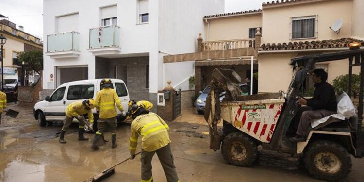 Temporal mantiene en alerta al este de España por inundaciones