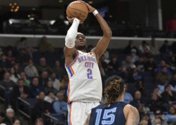 Thunder domina a Memphis, Cavs en ‘playoff’ y Celtics brillan desde el triple