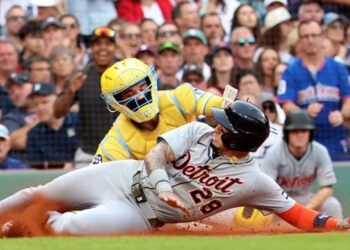 Tigres aseguran pase a playoffs con triunfo 2-1 sobre Medias Rojas