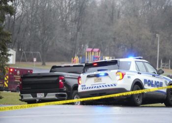 Tiroteo en colegio de Wisconsin deja 2 muertos y 6 heridos