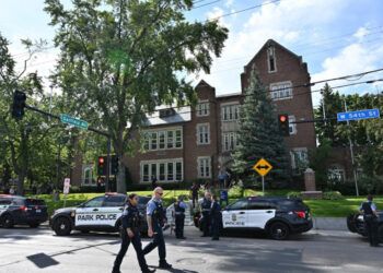 Tiroteo en escuela católica de Minneapolis deja dos niños muertos y 17 heridos