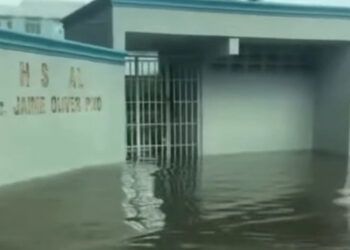 Tormenta Melissa provoca inundaciones en hospital de San Pedro de Macorís