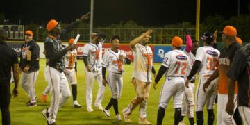 Toros vencen a Águilas con boleto en la novena entrada