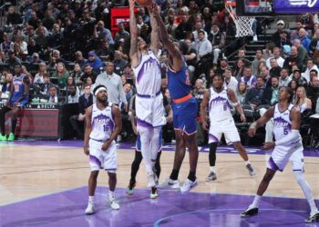 Towns anota 21 y Knicks vencen; debuta Andersson García