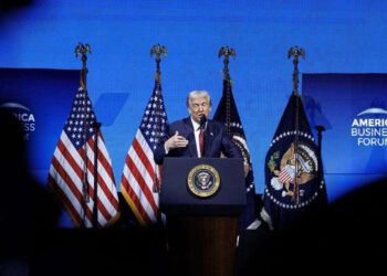 Trump afirma que bombardeos contra “carteles terroristas” no se limitan a Venezuela