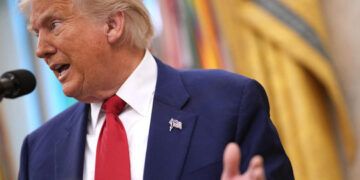 Trump afirma que Irán terminará firmando acuerdo nuclear con EE.UU.